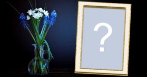 Lindo Porta Retrato com vaso de Flores azuis. Coloque sua  Foto!