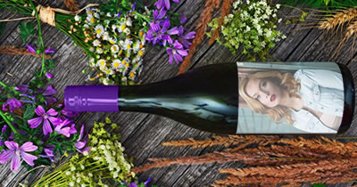 Como ficaria sua foto na garrafa de vinho?