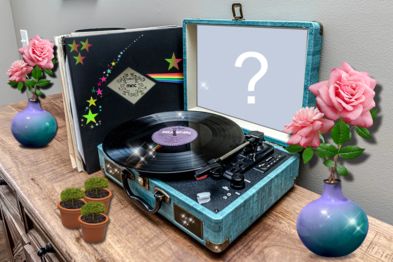 Linda moldura com Toca Discos Vinil retrô. Adicione uma foto!
