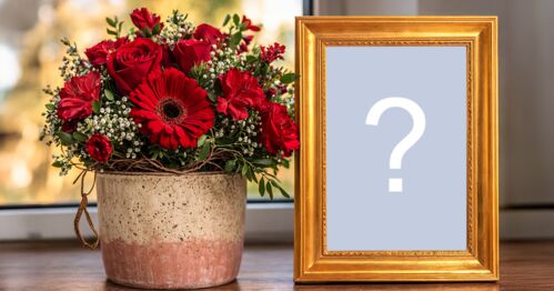 🌹Linda moldura dourada com vaso de Flores vermelhas do lado. Adicione sua foto!🌸